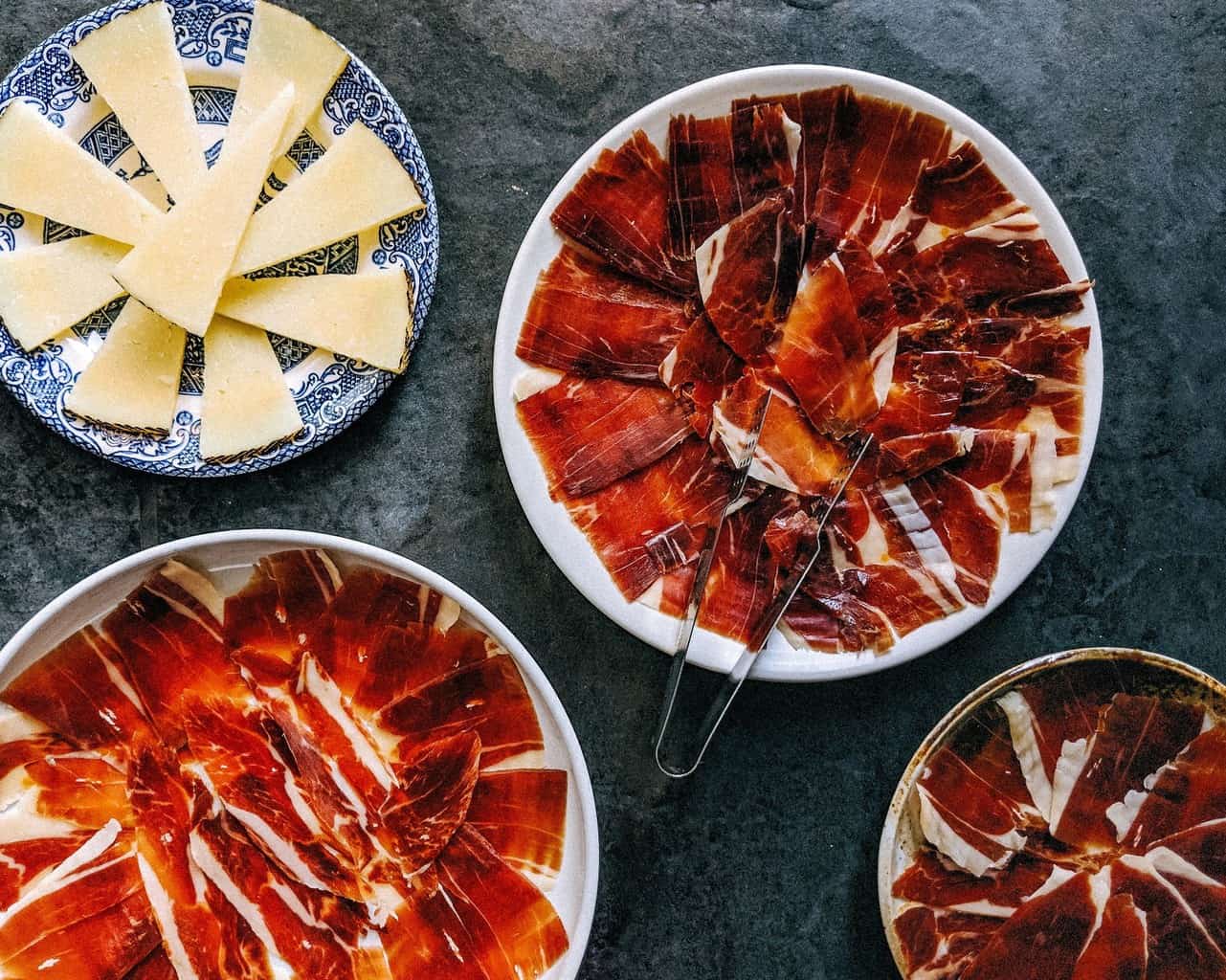 controller Kirsebær kone 5 Reasons Why Iberian Ham (Jamón Ibérico) Is The Best In The World • The  Cutlery Chronicles